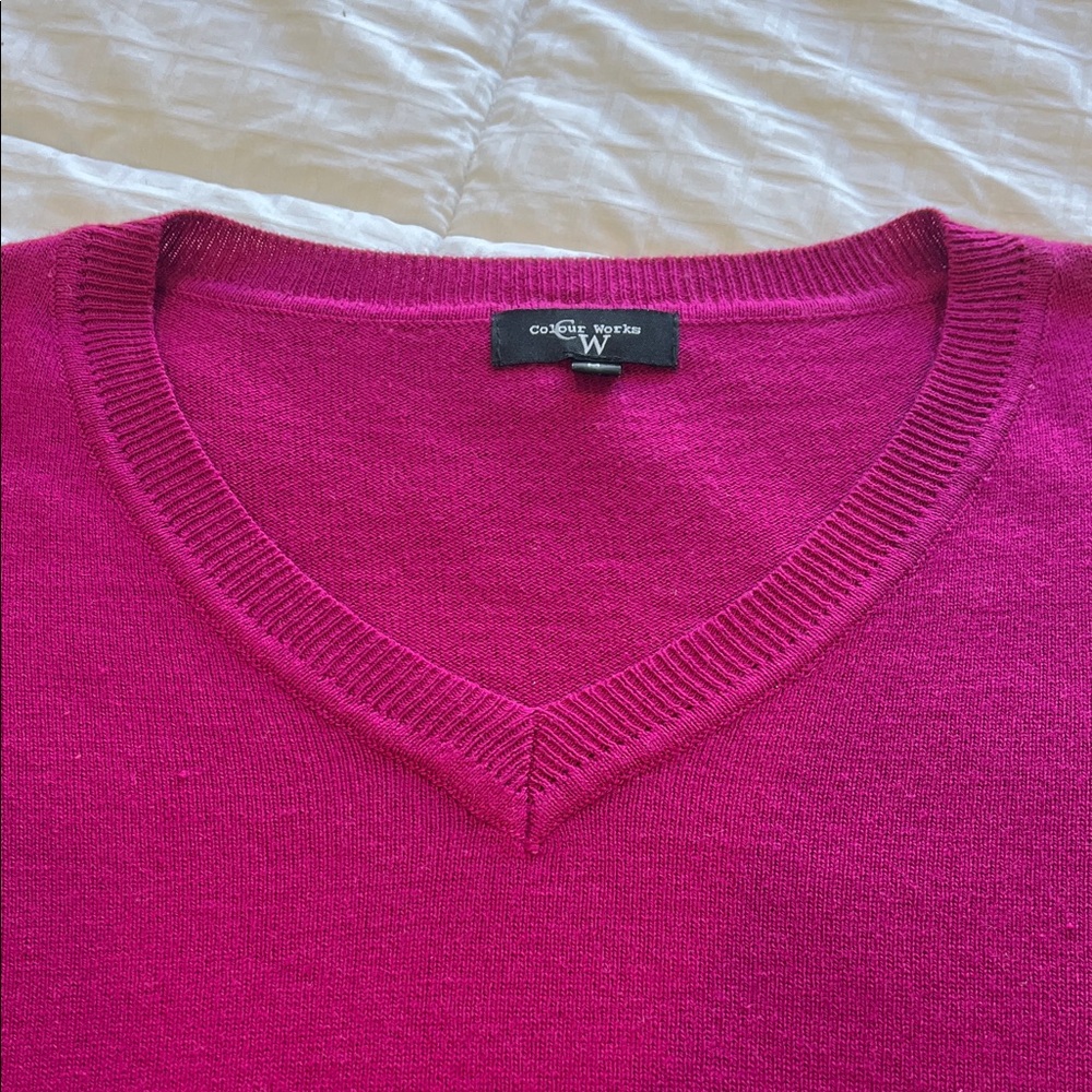 Women's V-Neck Sweater - Hot Pink/Magenta - Picture 4 of 4